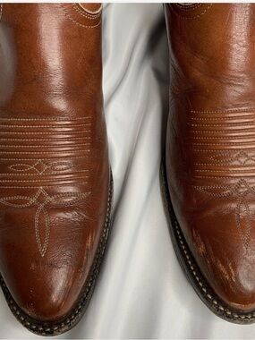 Tony Lama Brown Leather Western Cowboy Boots with Stitch Detail